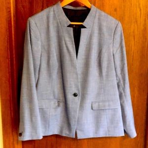 Banana Rebublic blue blazer with 2 pockets size 16.